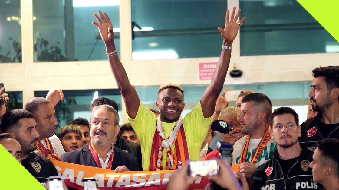 Victor Osimhen salutes Galatasaray fans