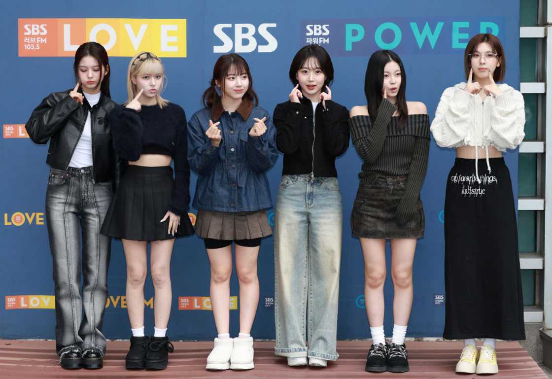 NMIXX K-pop girls' group members NMIXX K-pop girls' group members