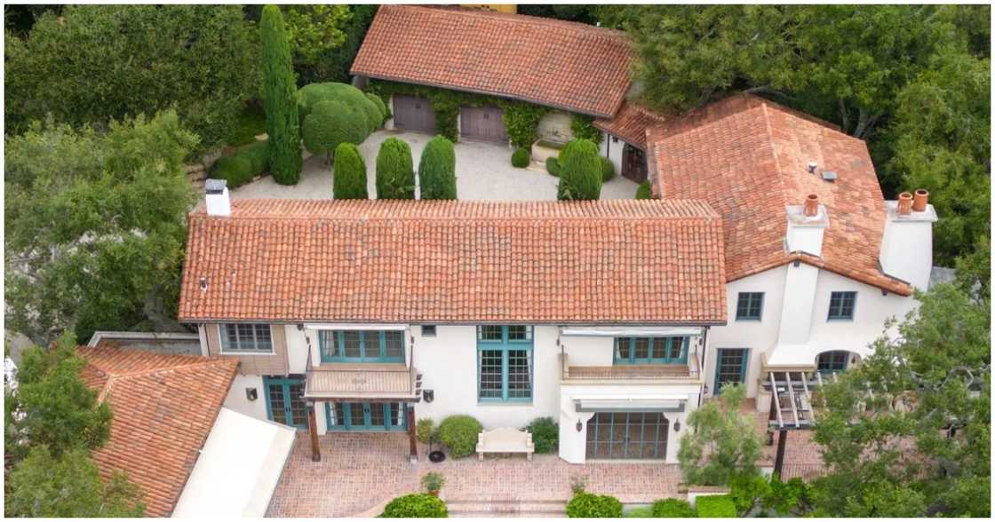 Jennifer Aniston acquires a California property from Oprah Winfrey for $14.8 million