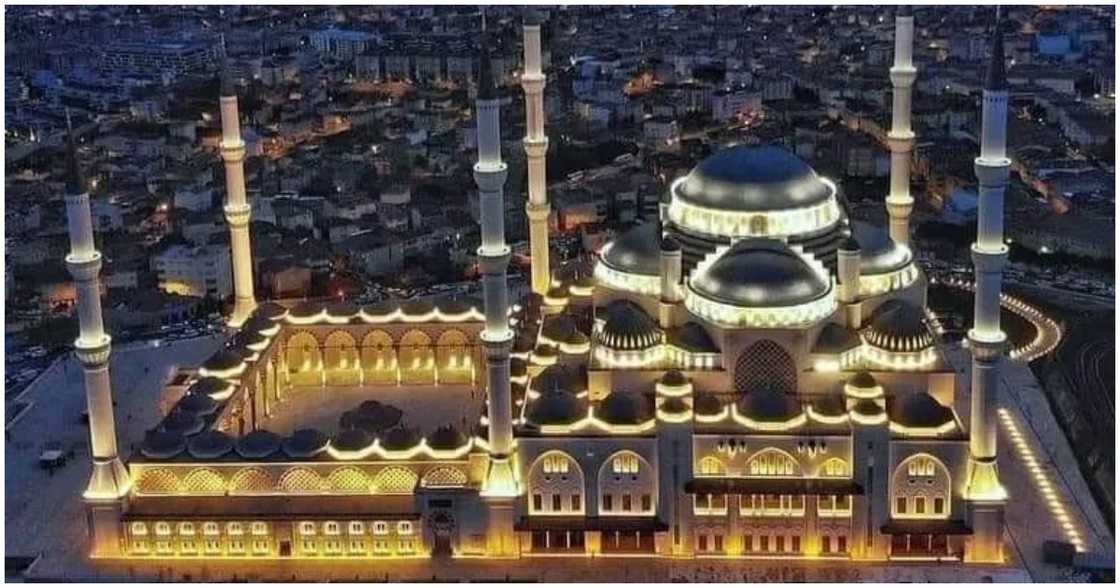 The Ghana National Mosque The Ghana National Mosque