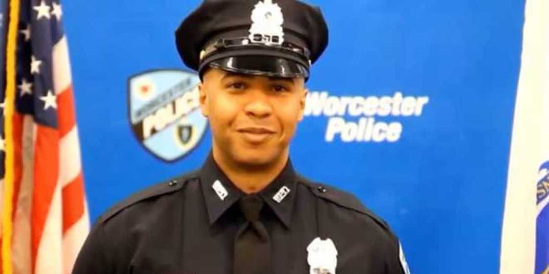 Emmanuel Familia was a hero police officer Emmanuel Familia was a hero police officer