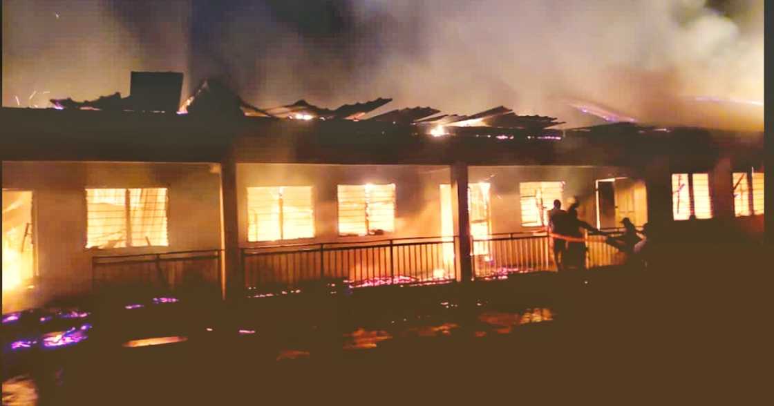 Nhyinahin SHS set ablaze Nhyinahin SHS set ablaze