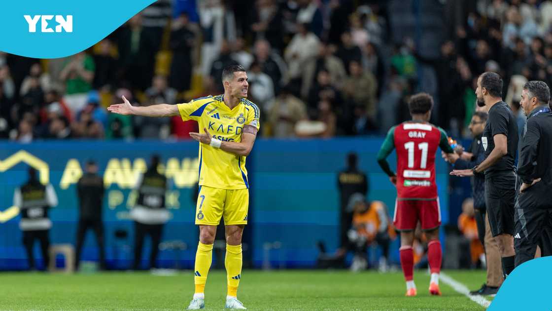 Cristiano Ronaldo laments about Jhon Duran's controversial red card. Photo by Abdullah Ahmed. Cristiano Ronaldo laments about Jhon Duran's controversial red card. Photo by Abdullah Ahmed.