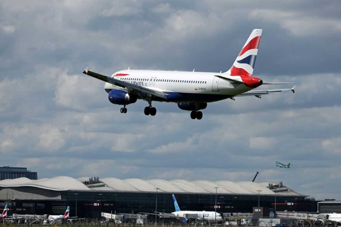 Greenpeace warned expanding Heathrow would increase "noise, air pollution and climate emissions" Greenpeace warned expanding Heathrow would increase "noise, air pollution and climate emissions"