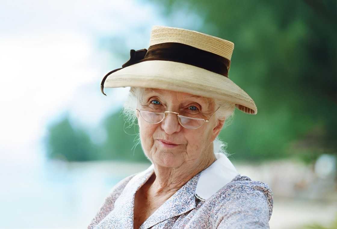 Joan Hickson plays Miss Marple in the production filmed Joan Hickson plays Miss Marple in the production filmed