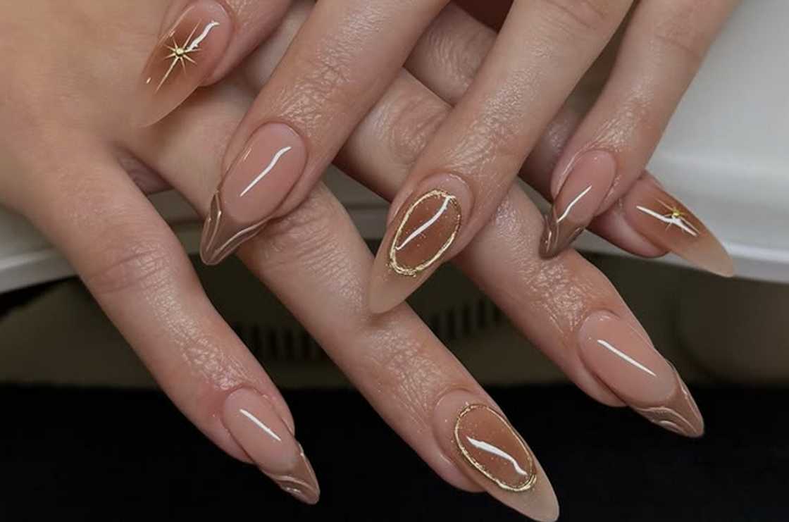 Arrowhead nails Arrowhead nails