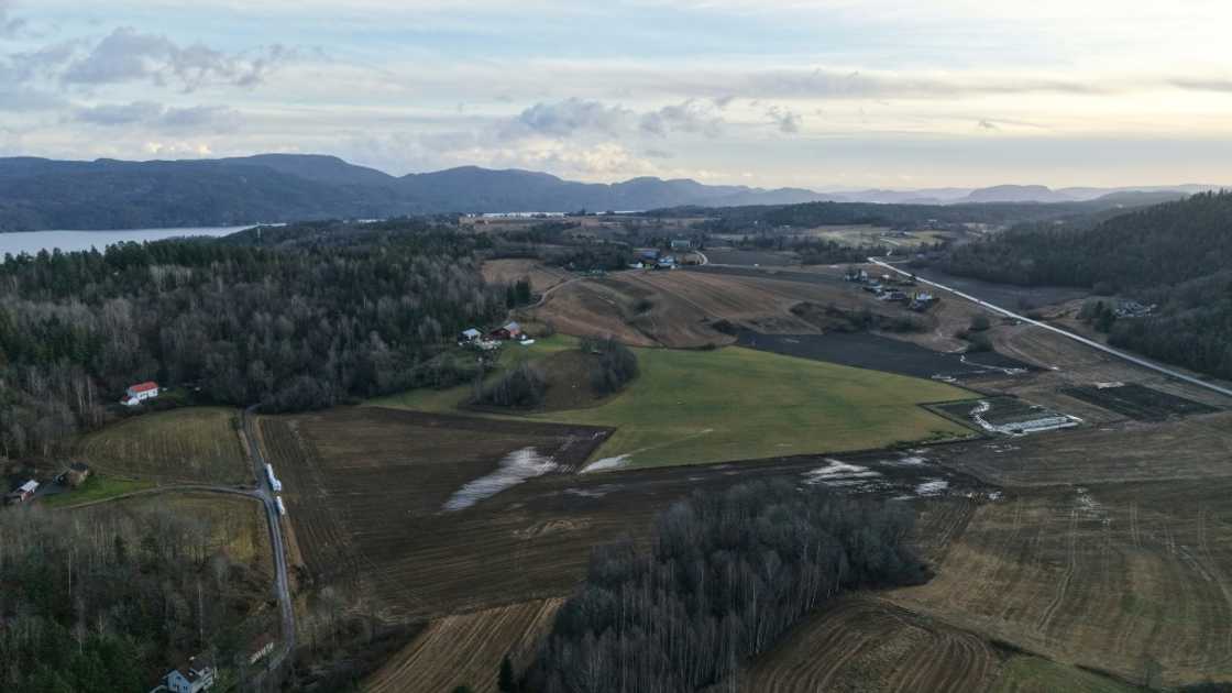 The local council is trying to find an environmentally acceptable solution to the challenge of extracting the rare earths