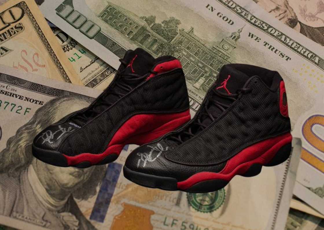 Air Jordan 13 Bred's are on dollar notes Air Jordan 13 Bred's are on dollar notes