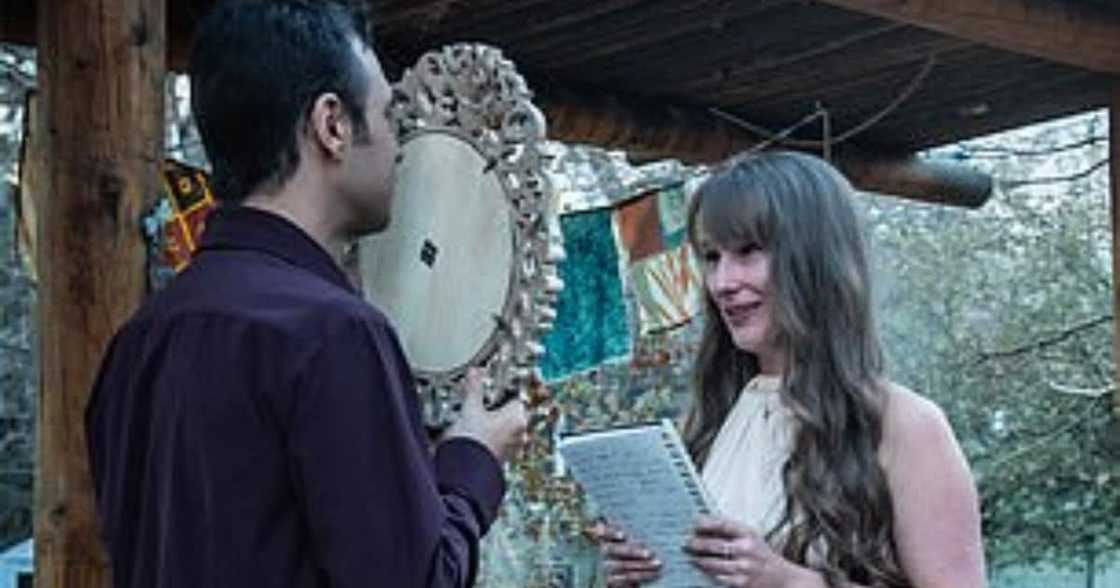 Woman marries herself after breaking up with boyfriend 4 months to dream wedding Woman marries herself after breaking up with boyfriend 4 months to dream wedding