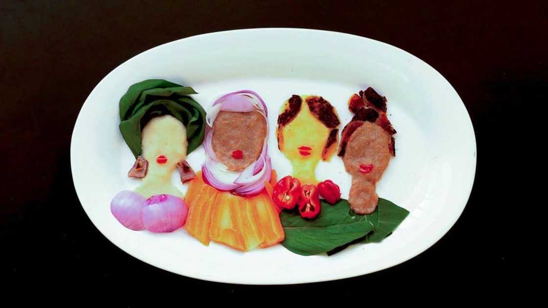 Meet Haneefah Adam the artist who can turn your ‘m3ko’, jollof and ‘nkosua’ into beautiful art Meet Haneefah Adam the artist who can turn your ‘m3ko’, jollof and ‘nkosua’ into beautiful art