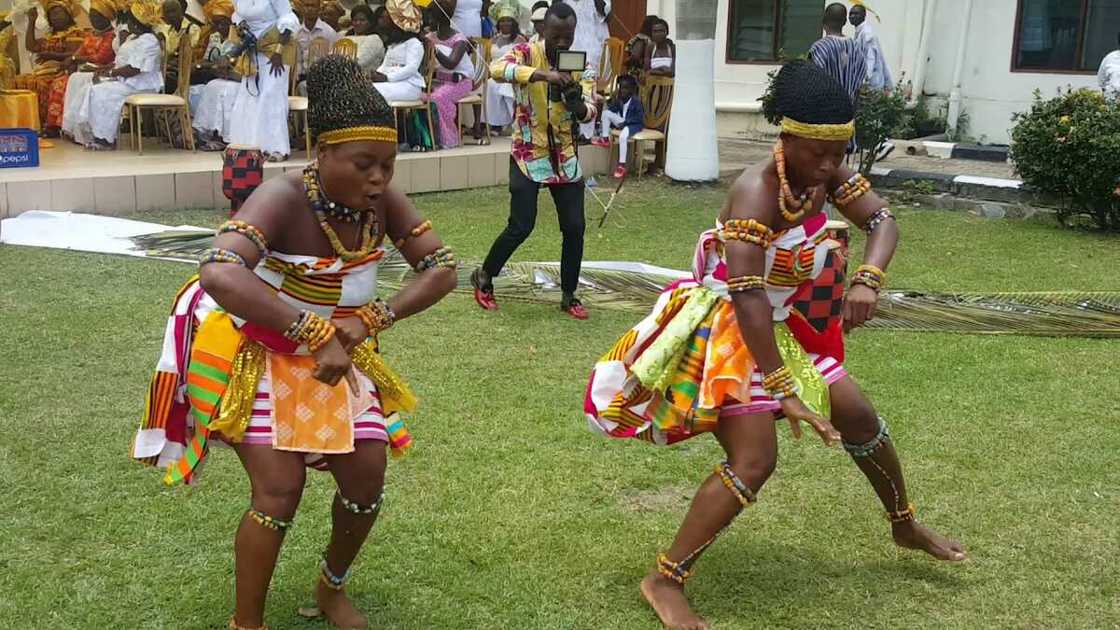Ethnic groups in Ghana and their dances Ethnic groups in Ghana and their dances