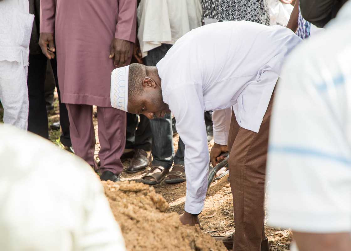 Ibrahim Kwarteng buries wife.