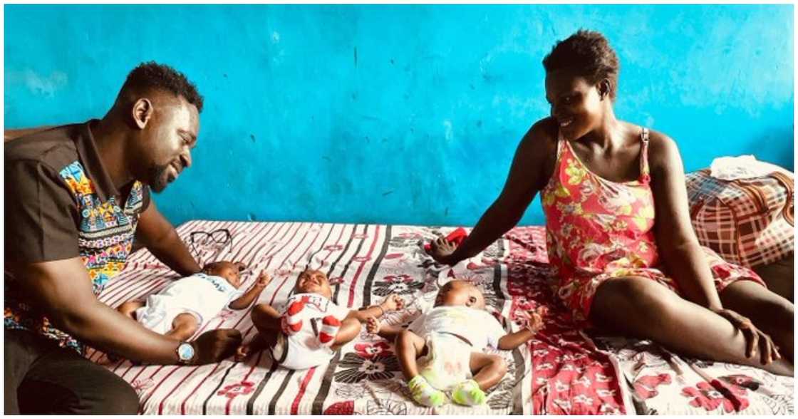 Kobby Kyei interacting with mother of triplets Kobby Kyei interacting with mother of triplets