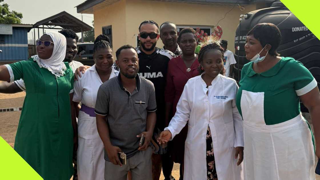 Memphis Depay visits Nima Polyclinic.