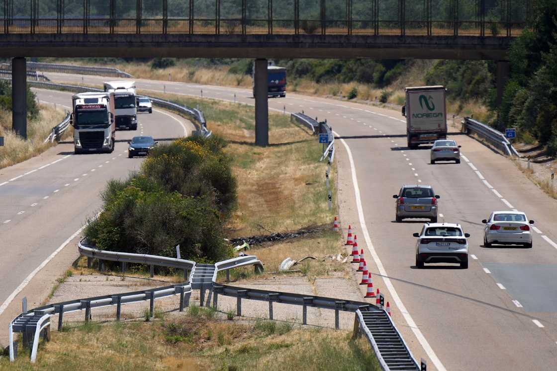 Diogo Jota, Portugal, Spain, A-52 highway, Andre Silva Diogo Jota, Portugal, Spain, A-52 highway, Andre Silva