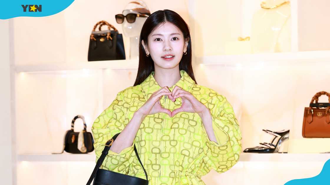 South Korean actress Jung So-Min poses for a photocall at the Hyundai Department Store. South Korean actress Jung So-Min poses for a photocall at the Hyundai Department Store.