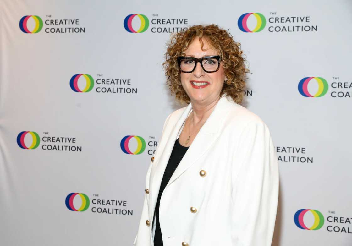 Judy Gold in a white blazer as she attends #RightToBearArts Gala Judy Gold in a white blazer as she attends #RightToBearArts Gala