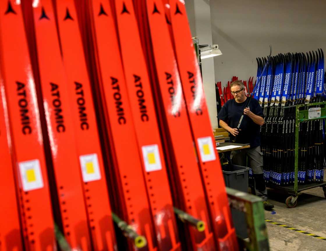 Atomic employs some 1,000 people and produces 550,000 pairs of skis per year Atomic employs some 1,000 people and produces 550,000 pairs of skis per year