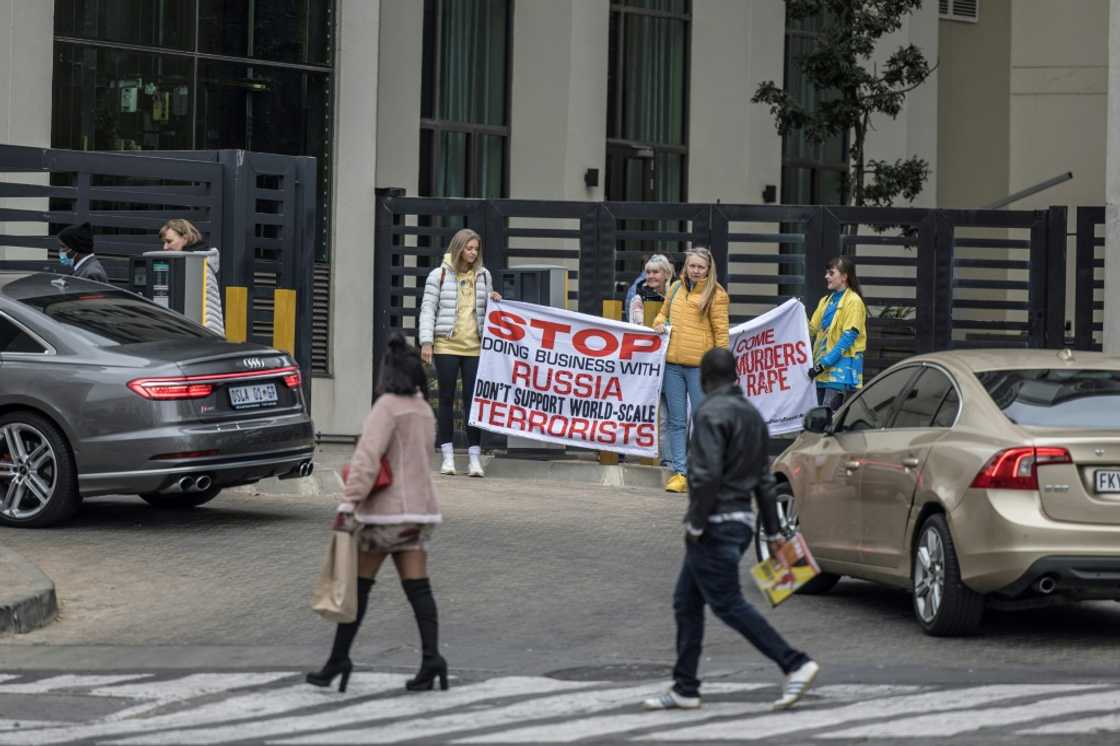 Ukrainians living in South Africa demonstrated in the summer of 2022 in front of a Johannesburg hotel where a Russian business delegation was staying Ukrainians living in South Africa demonstrated in the summer of 2022 in front of a Johannesburg hotel where a Russian business delegation was staying