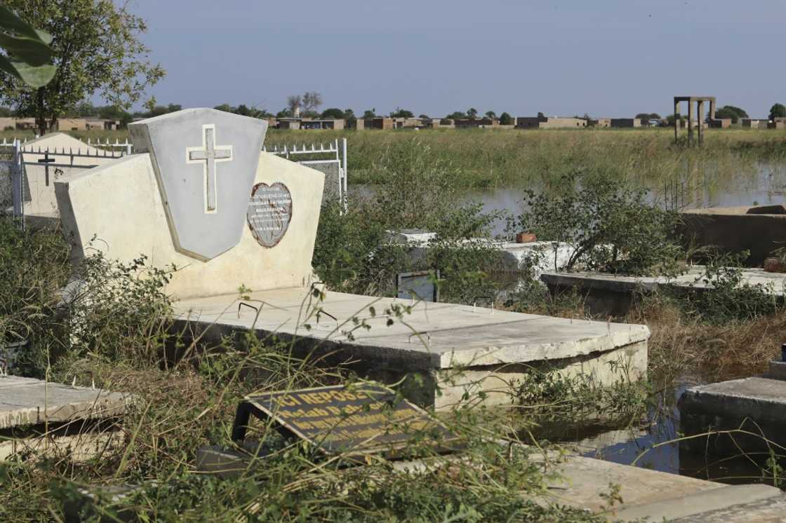 Floods have hit 18 out of Chad's 23 provinces, affecting a million people, the authorities say Floods have hit 18 out of Chad's 23 provinces, affecting a million people, the authorities say