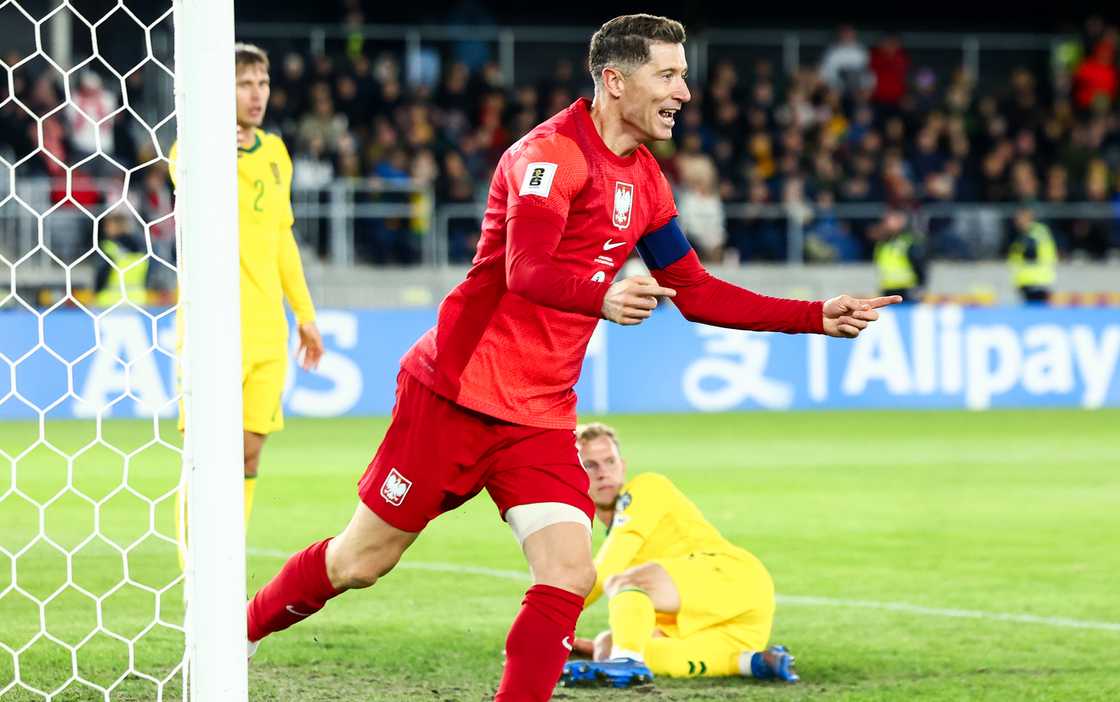 Lewandowski hamstring injury, Barcelona injury list, Barcelona attack problems, Lamine Yamal Barcelona, Ferran Torres Barcelona, Marcus Rashford Barcelona, Dani Olmo injury update, Marc-Andre ter Stegen injury, Gavi injury Barcelona