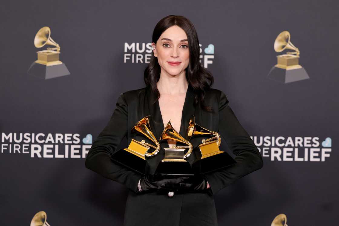 St. Vincent poses in the press room during the 67th Annual GRAMMY Awards St. Vincent poses in the press room during the 67th Annual GRAMMY Awards