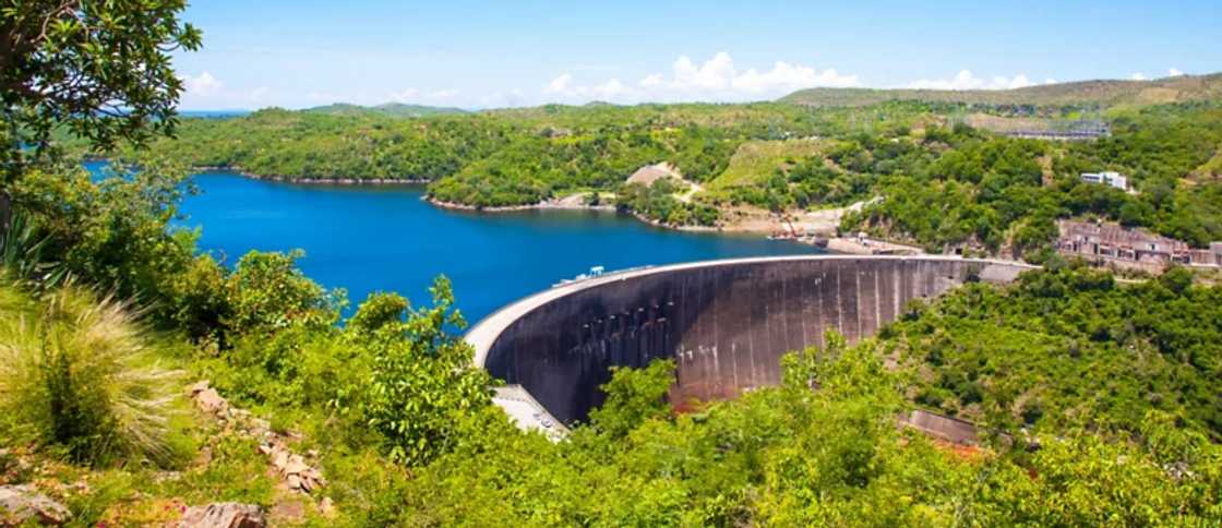 largest man-made lake in the world largest man-made lake in the world