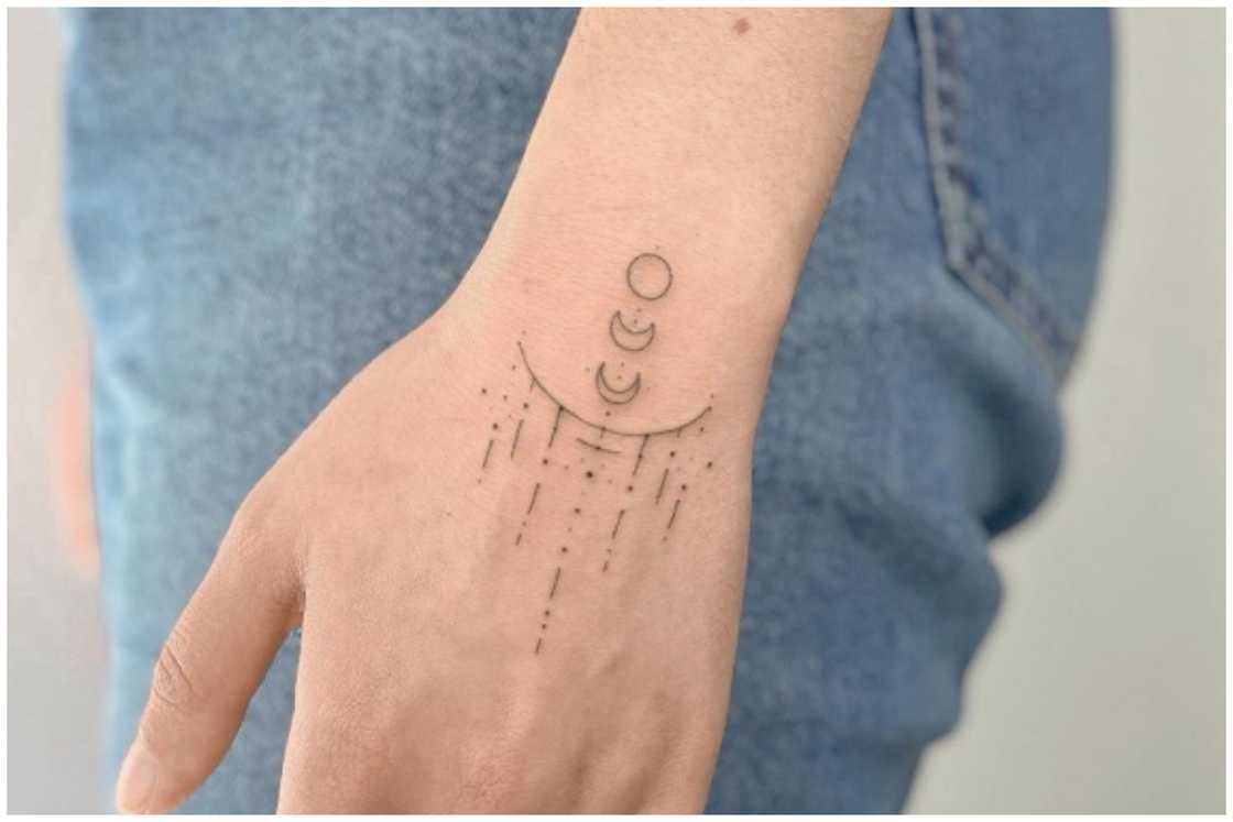 Hand tattoos for men