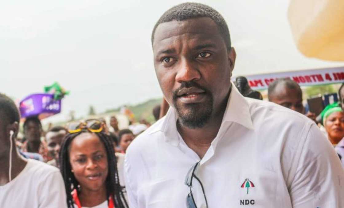 John Dumelo provided free buses for level 100 University of Ghana students, social media, online, reactions John Dumelo provided free buses for level 100 University of Ghana students, social media, online, reactions