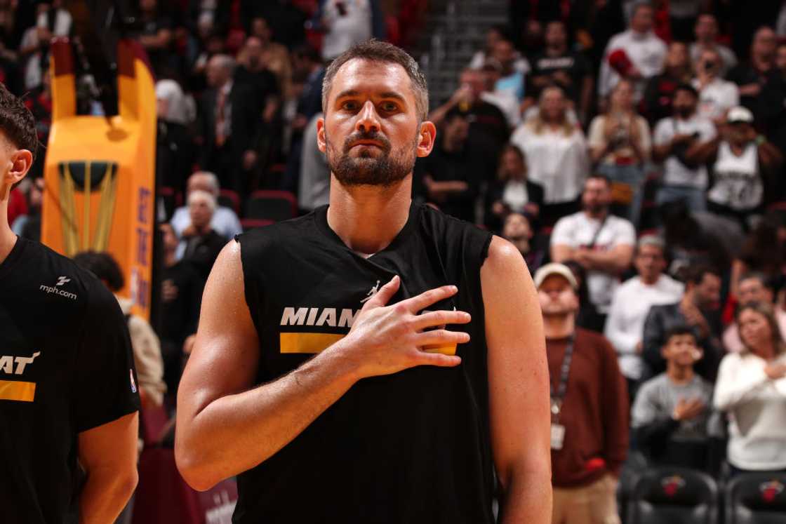 Kevin Love before a basketball match