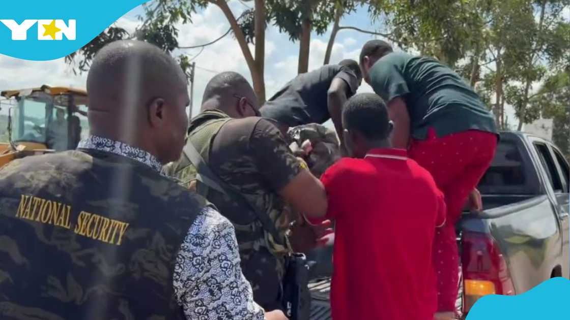 National Security officers arrested 15 people allegedly excavating and removing white sand from the Accra-Kumasi Expressway project site
