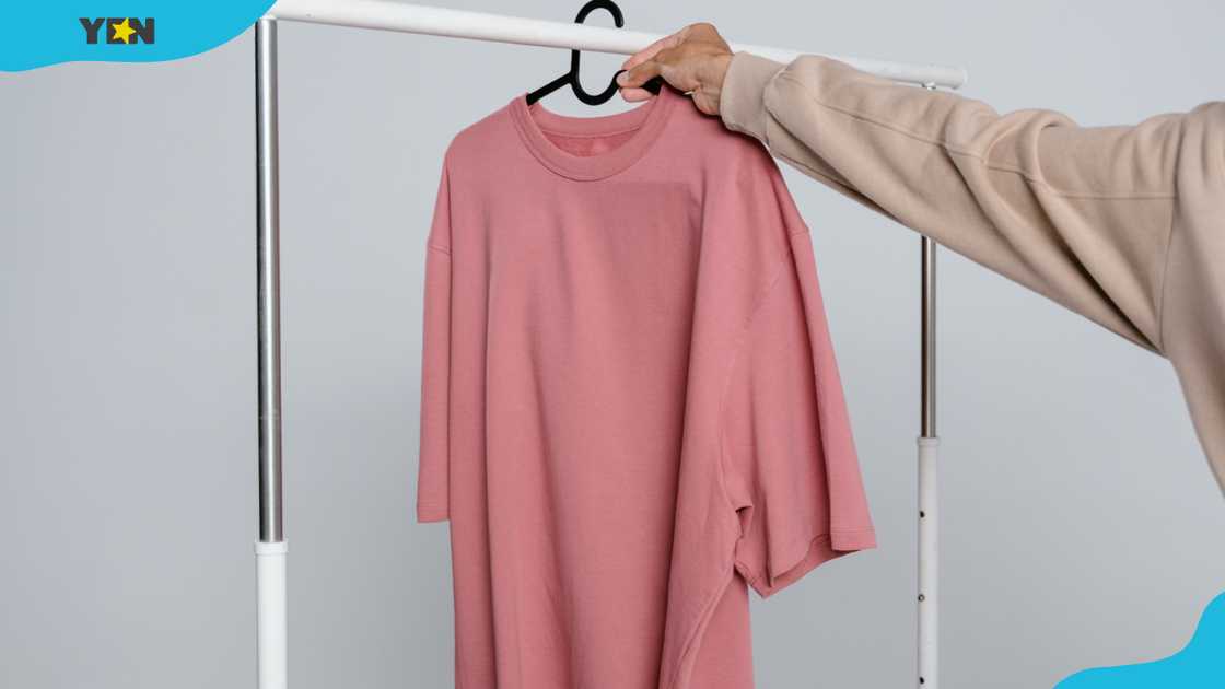 How to shrink polyester clothes