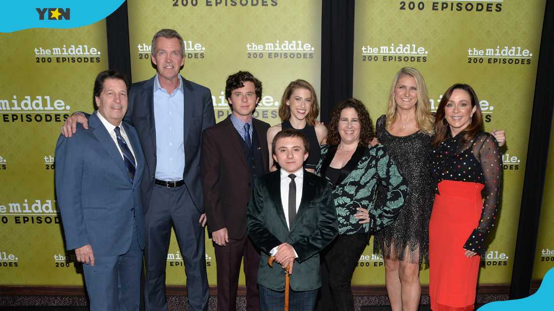 From L to R: Peter Roth, Neil Flynn, Charlie McDermott, Atticus Shaffer, Eden Sher, Eileen Heisler, DeAnn Heline and Patricia Heaton. From L to R: Peter Roth, Neil Flynn, Charlie McDermott, Atticus Shaffer, Eden Sher, Eileen Heisler, DeAnn Heline and Patricia Heaton.