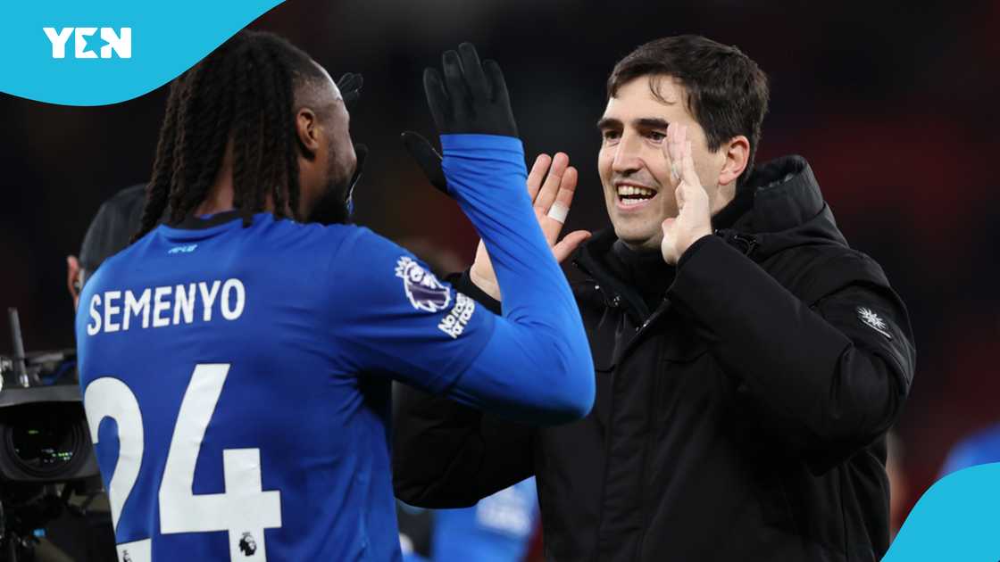 Antoine Semenyo, Manchester United fans, Diogo Dalot incident, red card controversy, Manchester United vs Bournemouth, referee Simon Hooper, VAR inconsistency. Antoine Semenyo, Manchester United fans, Diogo Dalot incident, red card controversy, Manchester United vs Bournemouth, referee Simon Hooper, VAR inconsistency.