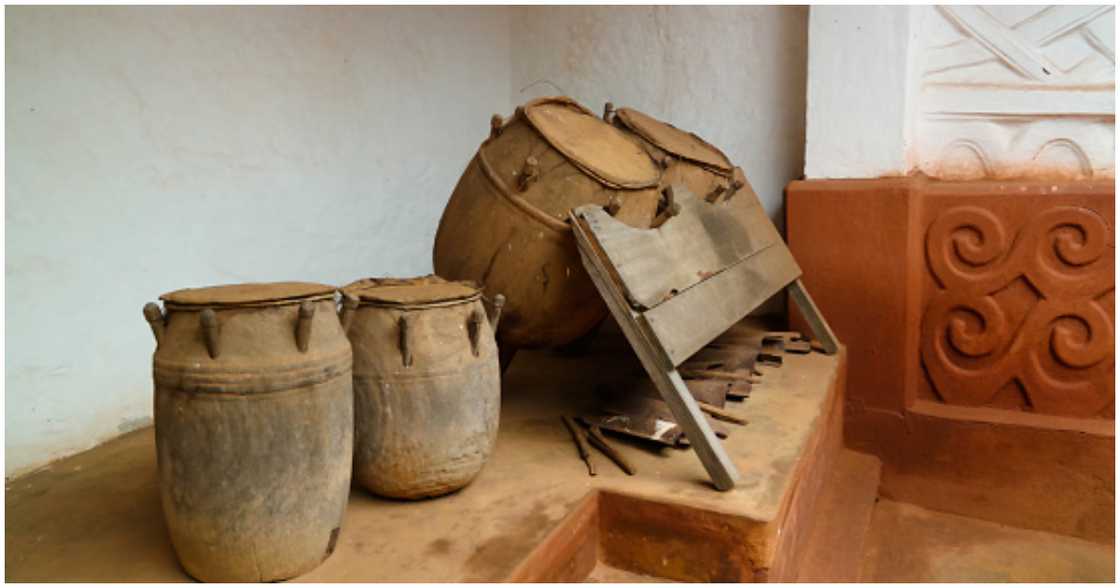 Ancient Asante artefacts Ancient Asante artefacts