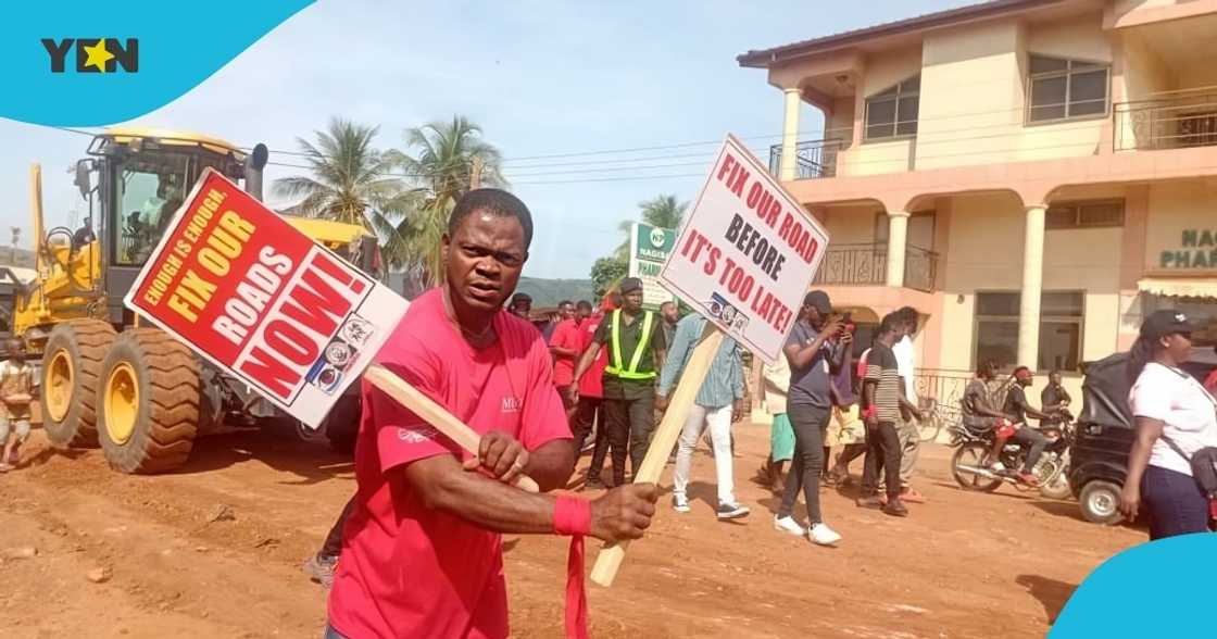 krobo residents, protest, protest in ghana, road protest, Somanya-Odumase-Kpong road, government petition krobo residents, protest, protest in ghana, road protest, Somanya-Odumase-Kpong road, government petition