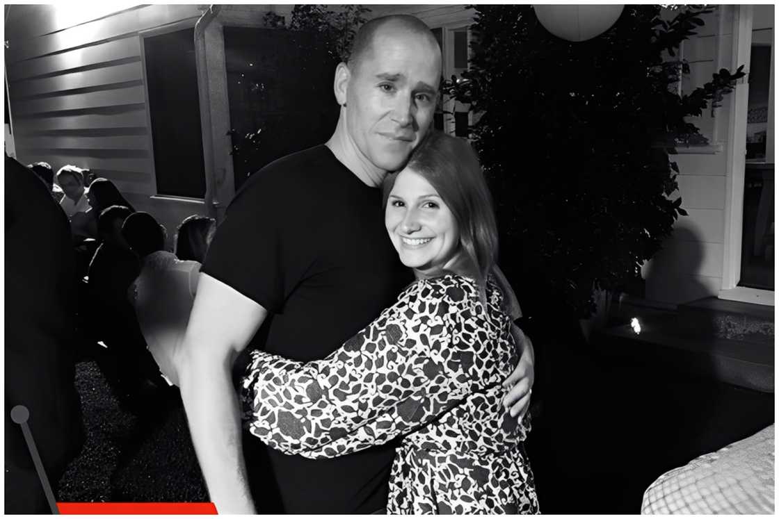 Zoe Winkler and Rob Reinis during an outdoor activity Zoe Winkler and Rob Reinis during an outdoor activity