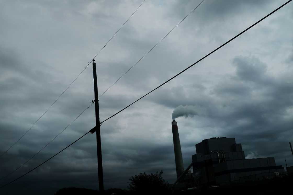 Vehicles, smokestacks and fires are common sources of fine particles, which also form when gases emitted by car engines, power plants and industrial processes react in the atmosphere Vehicles, smokestacks and fires are common sources of fine particles, which also form when gases emitted by car engines, power plants and industrial processes react in the atmosphere