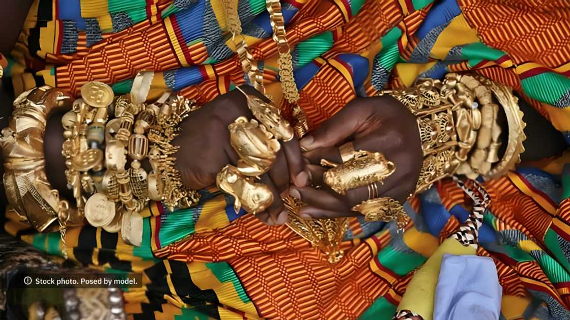 Gyaasehene, Chief, Abusuapanyin, Paramountcy, Abura-Dunkwa, Ghana, Central, Regionv