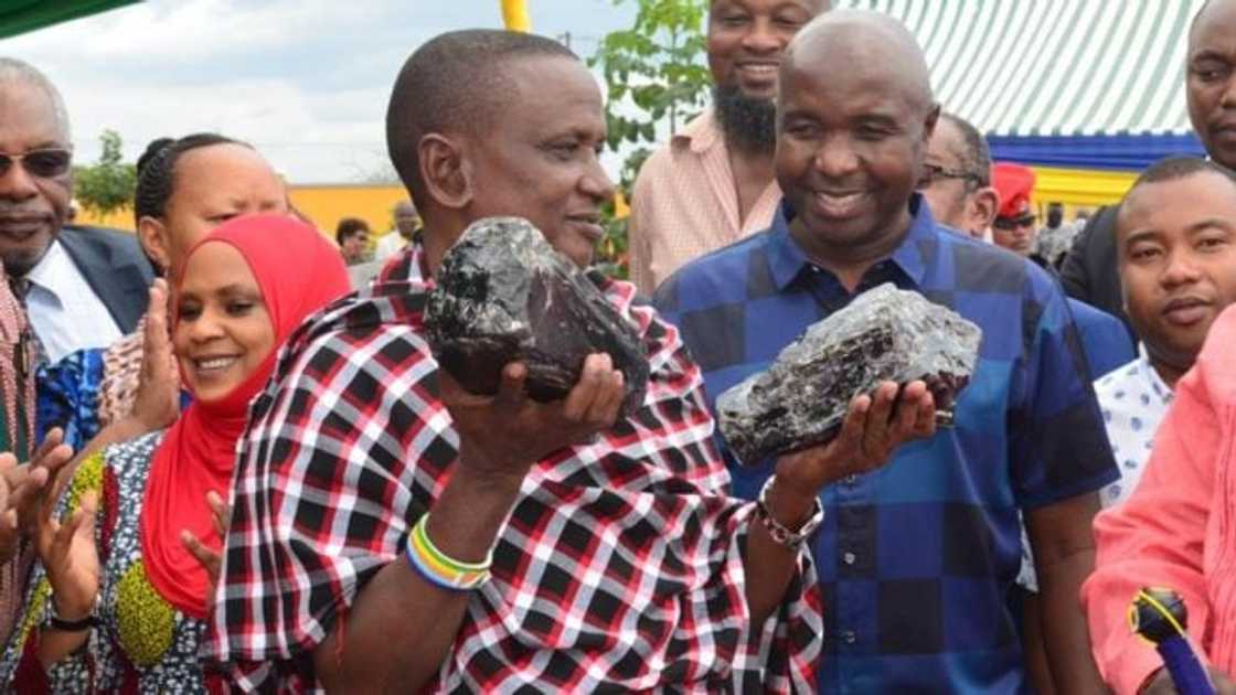 Tanzanian father of 30 becomes millionaire overnight after selling two huge Tanzanite stones Tanzanian father of 30 becomes millionaire overnight after selling two huge Tanzanite stones