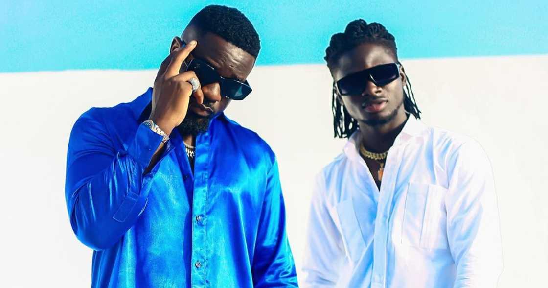 Sarkodie: Rapper jams to Kuami Eugene’s Dollar on You song in Video; Ghanaians hail him Sarkodie: Rapper jams to Kuami Eugene’s Dollar on You song in Video; Ghanaians hail him