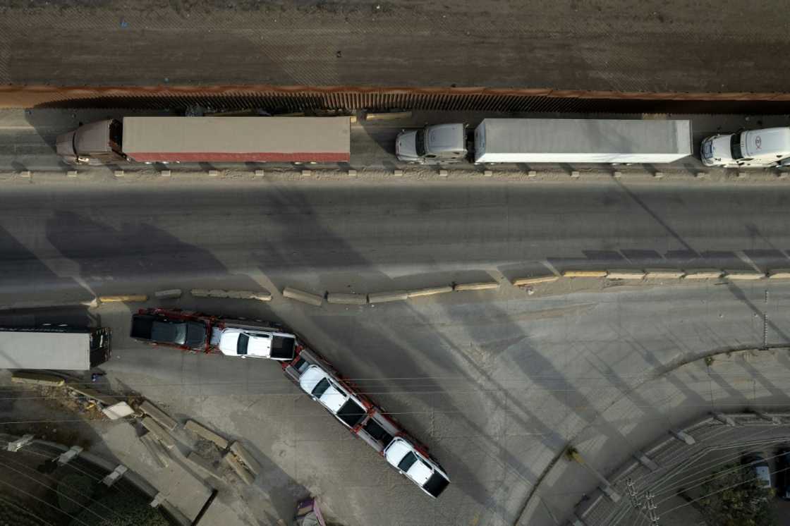 US President Donald Trump said after taking office that he could impose 25 percent tariffs on Mexican imports as soon as February 1 US President Donald Trump said after taking office that he could impose 25 percent tariffs on Mexican imports as soon as February 1