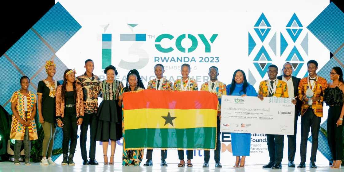 Photo of Adonten Senior High School team. Photo of Adonten Senior High School team.