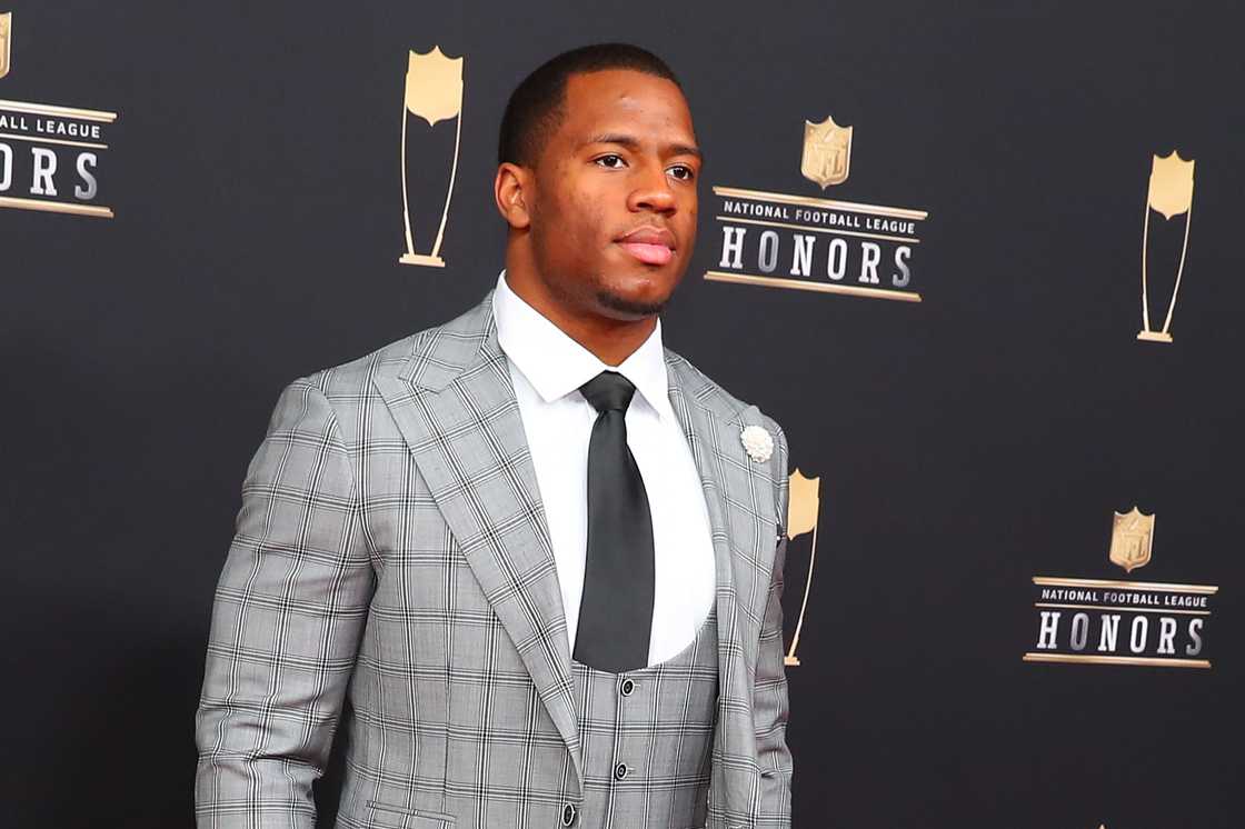 Cleveland Browns Nick Chubb poses for photos on the red carpet Cleveland Browns Nick Chubb poses for photos on the red carpet