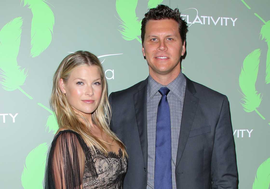 Ali Larter and her Husband Hayes MacArthur attend the Aviva family and Children's Services Center's 100th anniversary gala Ali Larter and her Husband Hayes MacArthur attend the Aviva family and Children's Services Center's 100th anniversary gala