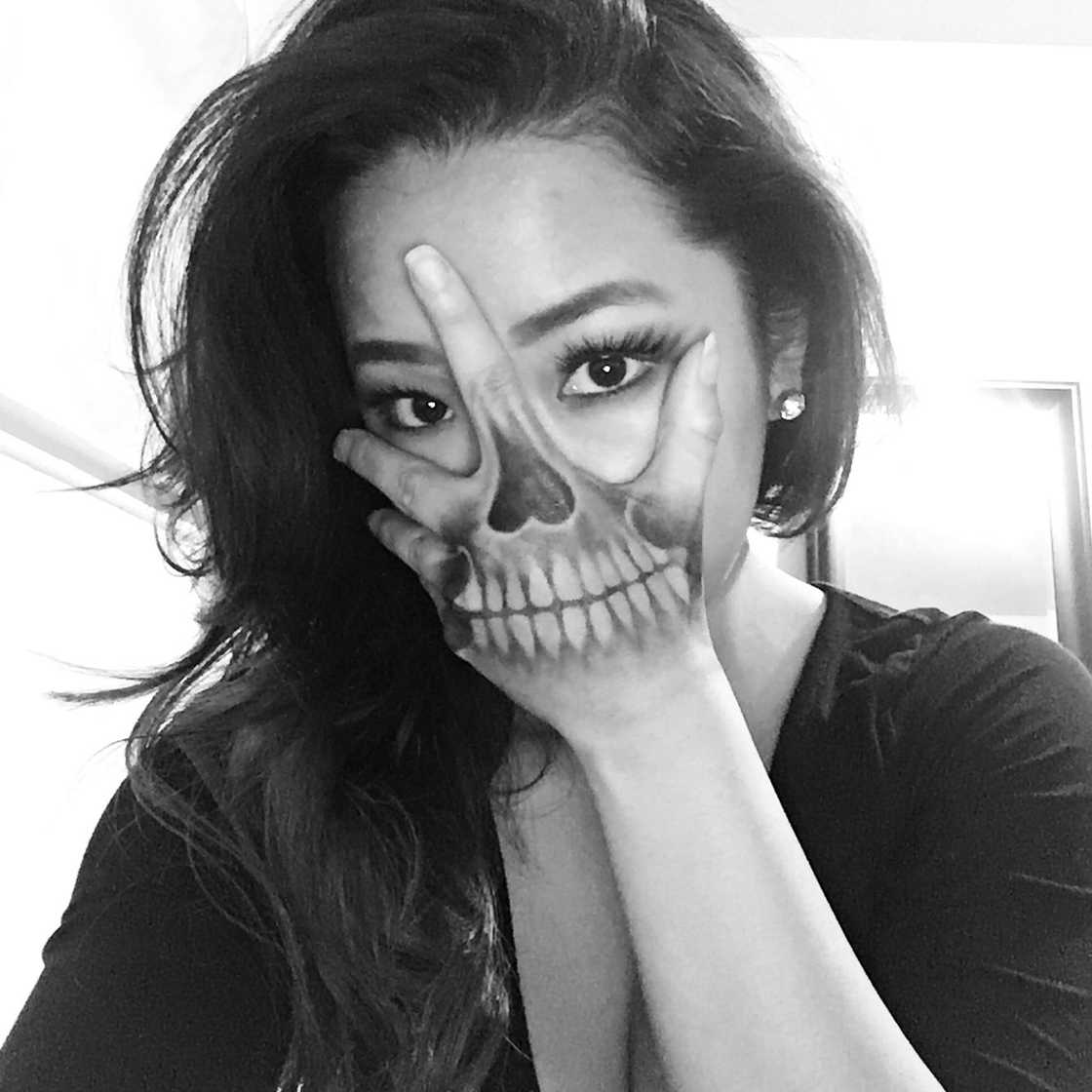 skeleton hand tattoo skeleton hand tattoo