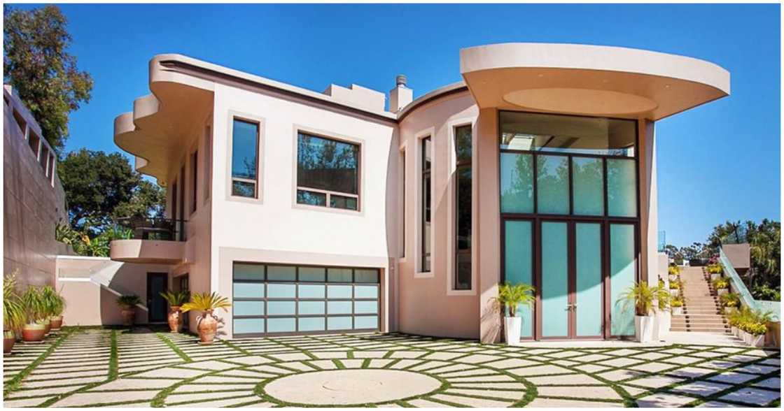 Rihanna's Pacific Palisades residence in California Rihanna's Pacific Palisades residence in California