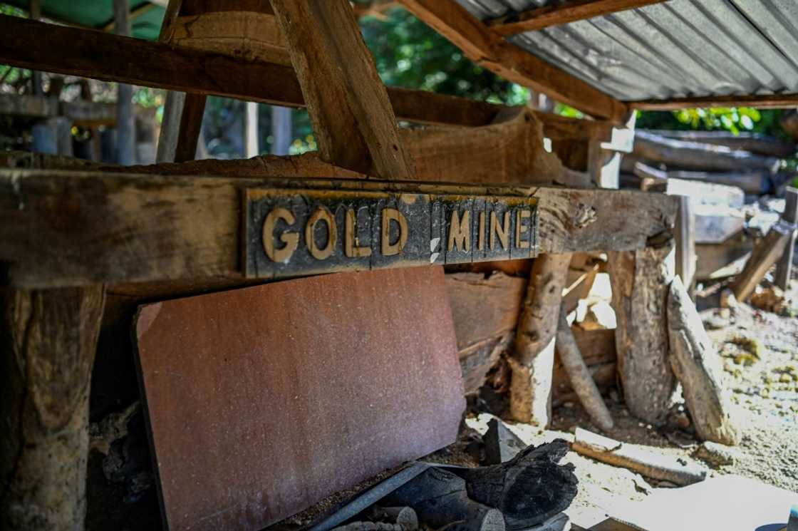 El Salvador's President Nayib Bukele has said that in order to bring investment to the country, his government needs to lift the measure that has prohibited gold mining since 2017 El Salvador's President Nayib Bukele has said that in order to bring investment to the country, his government needs to lift the measure that has prohibited gold mining since 2017