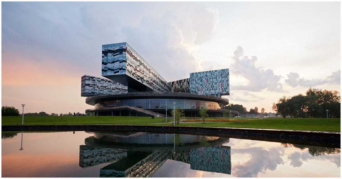 Moscow School of Management, Russia Moscow School of Management, Russia