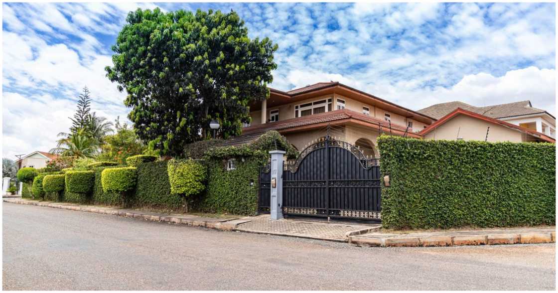 Airport Hills Airport Hills